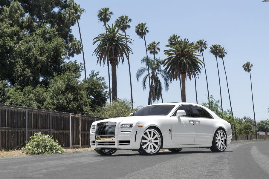 Rolls-Royce Ghost in White on Forgiato Wheels (Concavo) '2017